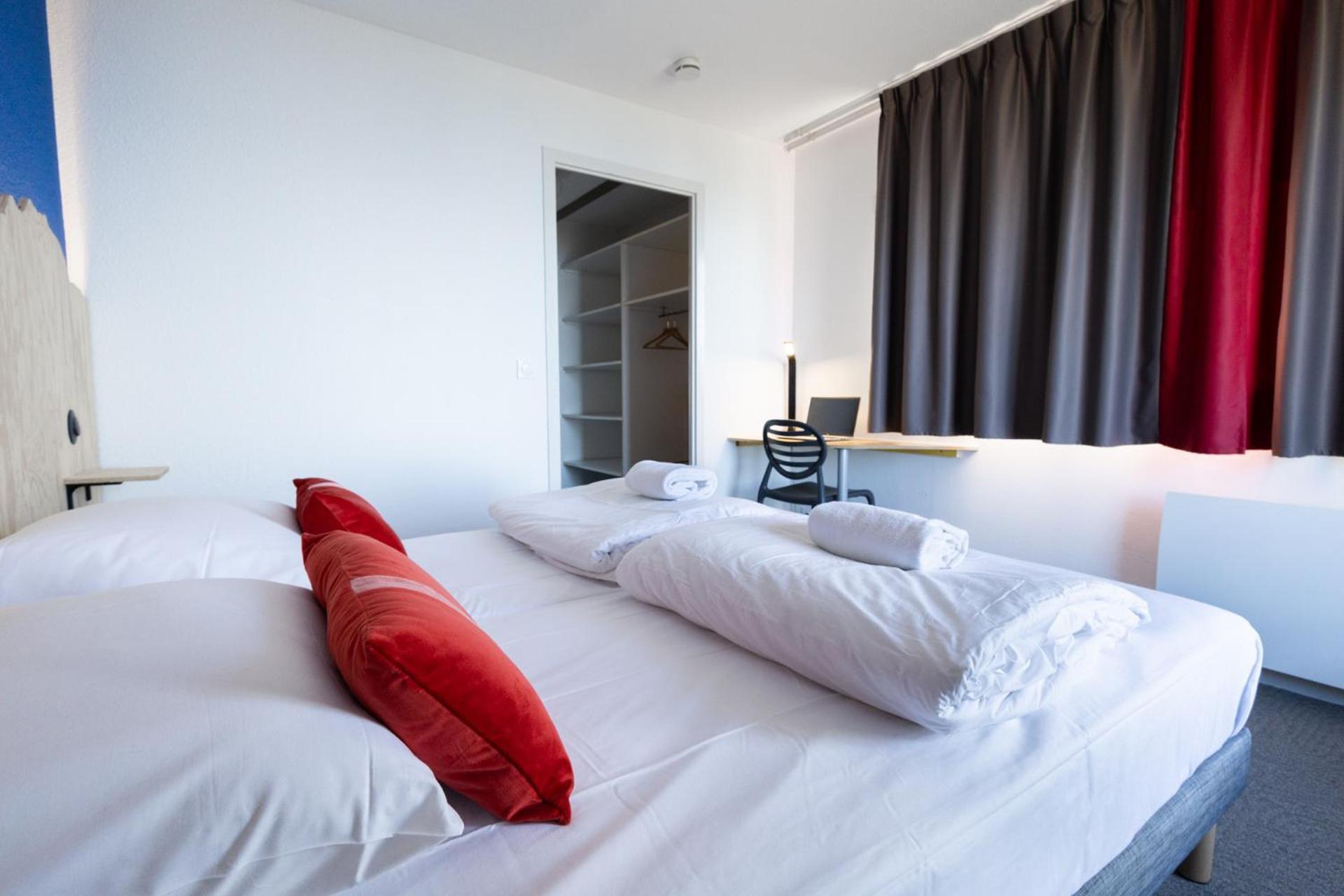 Cote Lac Hostel Evian ภายนอก รูปภาพ