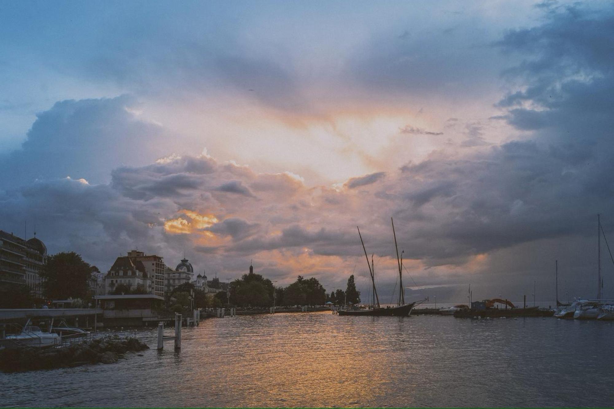 Cote Lac Hostel Evian ภายนอก รูปภาพ