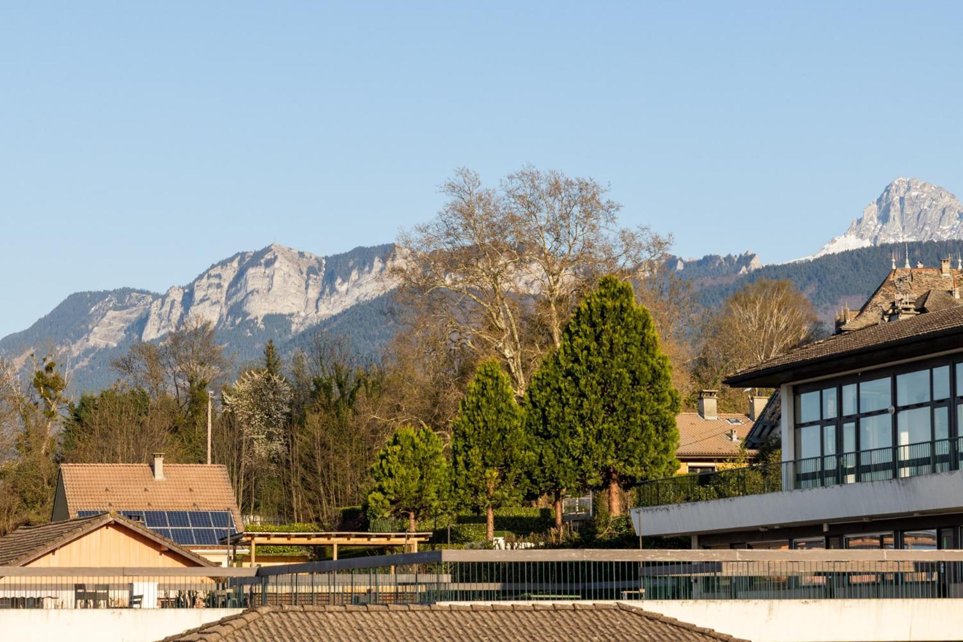 Cote Lac Hostel Evian ภายนอก รูปภาพ