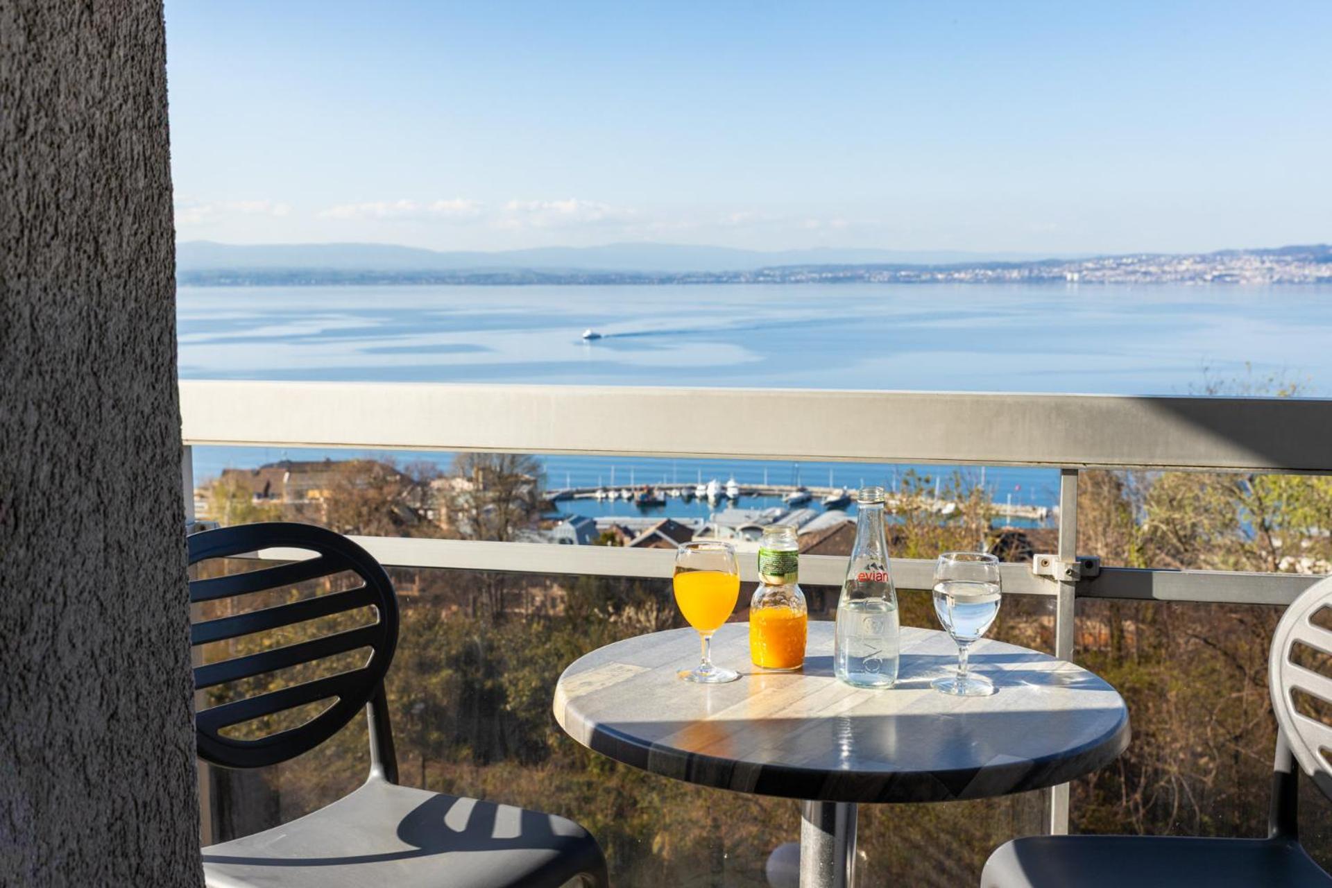 Cote Lac Hostel Evian ภายนอก รูปภาพ